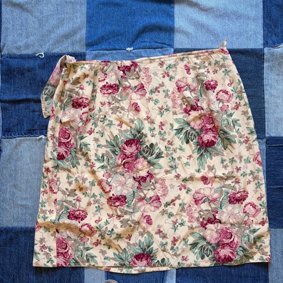 lauren ralph lauren 100% silk floral wrap skirt cream green red chic spring - Picture 6 of 9